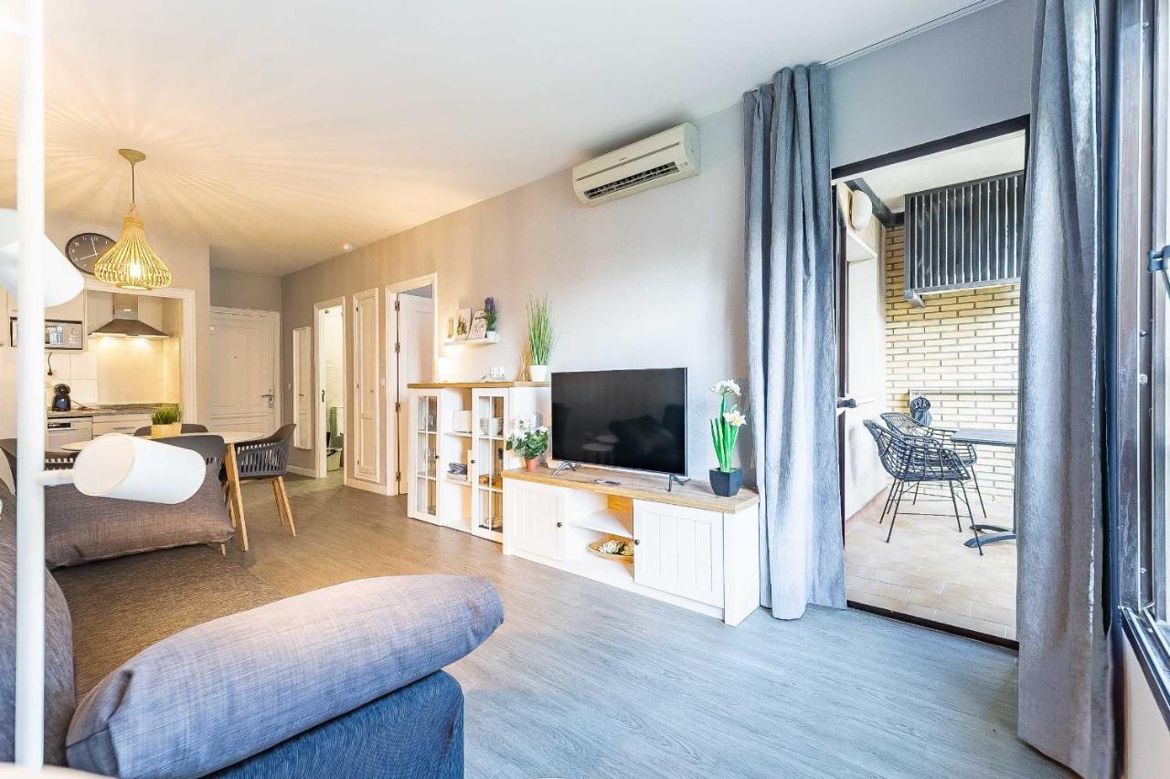 76-Lovely Beach Front Apartment In Фуэнхирола Экстерьер фото